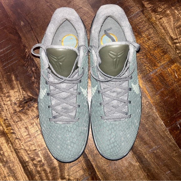 Kobe 6 Fade to Black (Brand New) Authentic Size: 9.5 - Picture 6 of 10